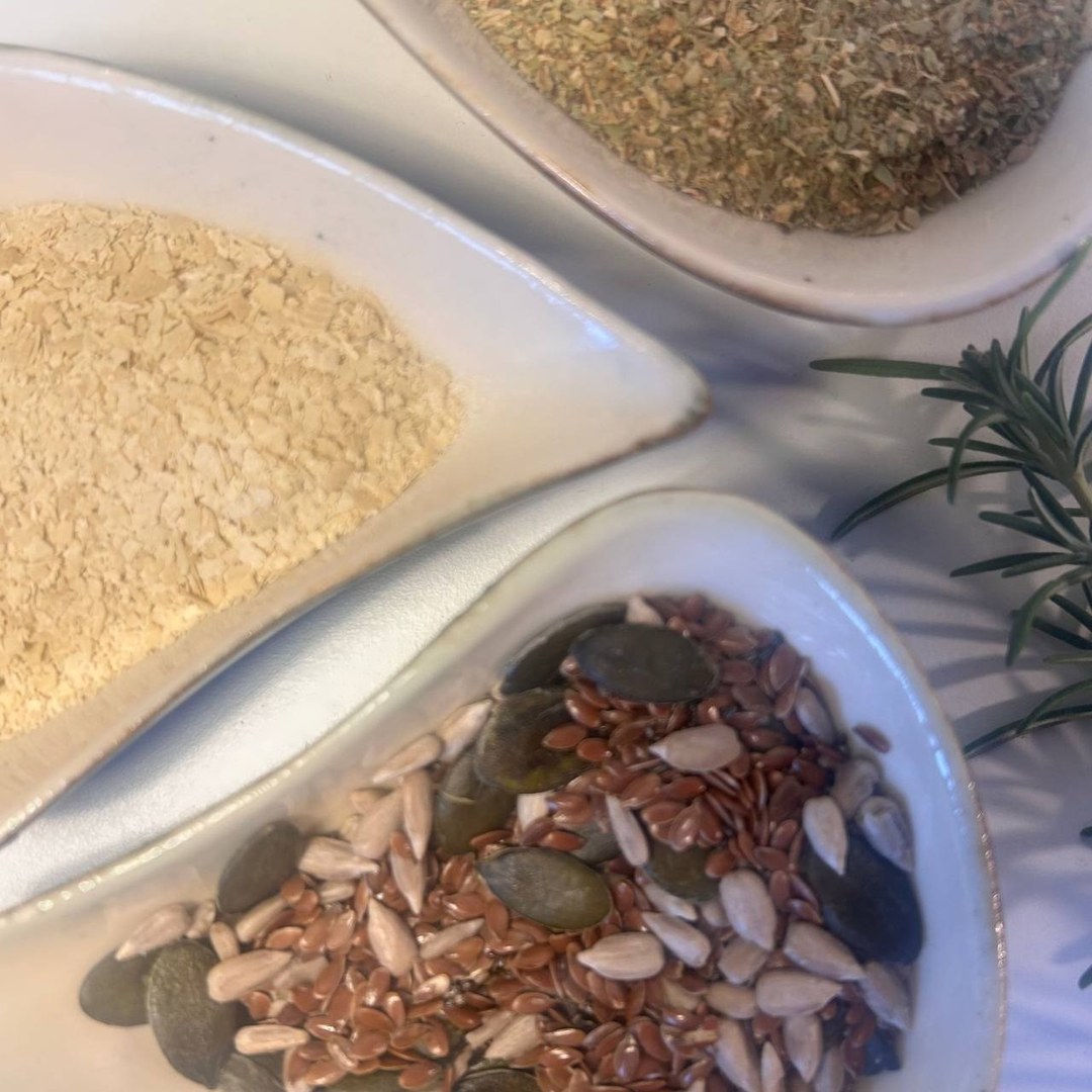 jao ingredients close up: nooch flakes and mixed seeds